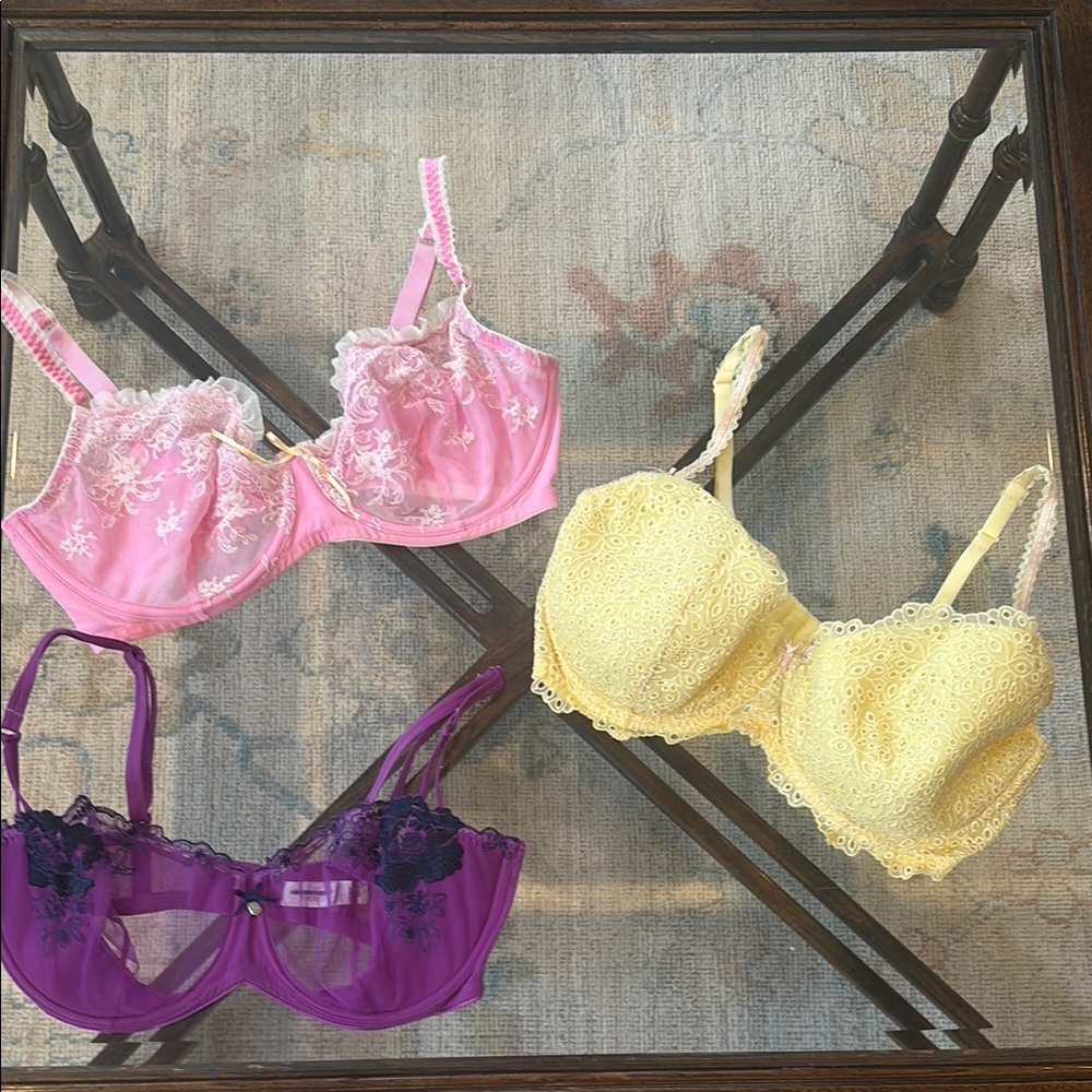 Group of 3 Victoria's Secret lace bras 38DD